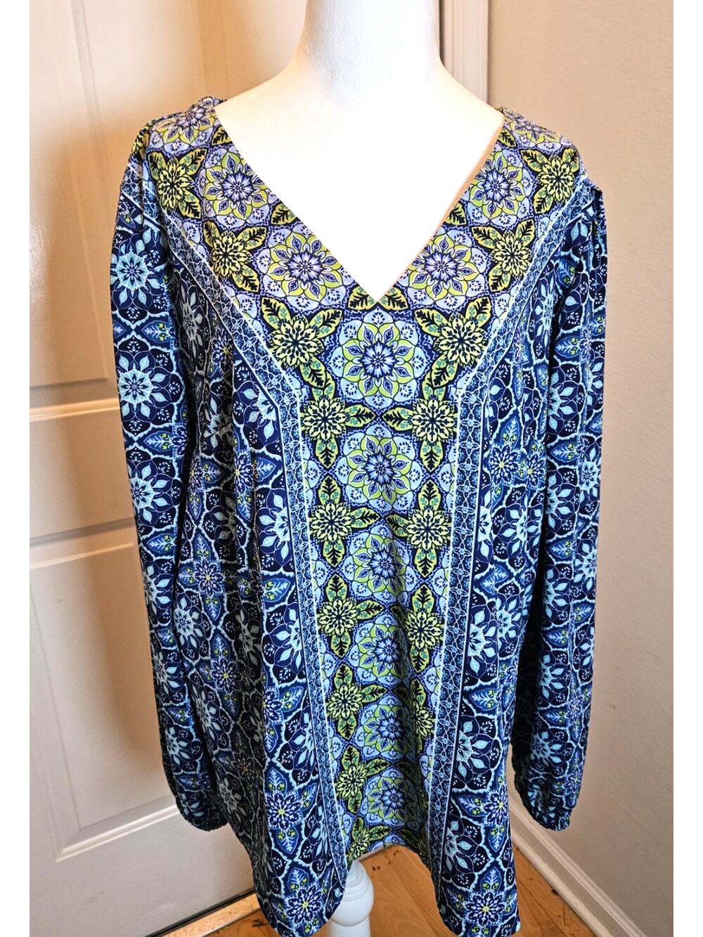 BELLE Boho Kim Gravel Womens XL 100% Poly VNeck Top Puff sleeves elastic wrist
